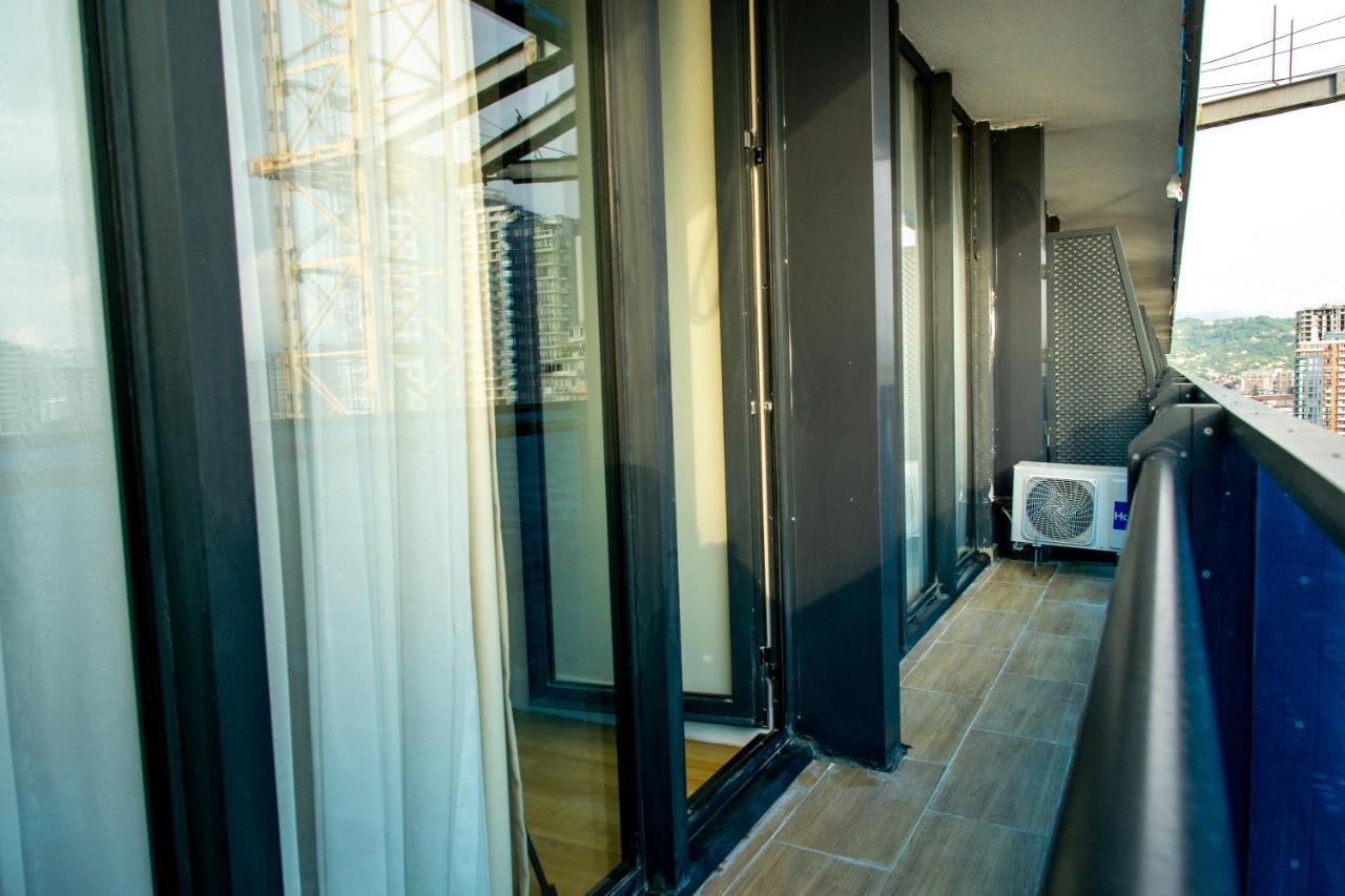 Orbi City - Aparthotel Near The Beach บาทูมิ ภายนอก รูปภาพ